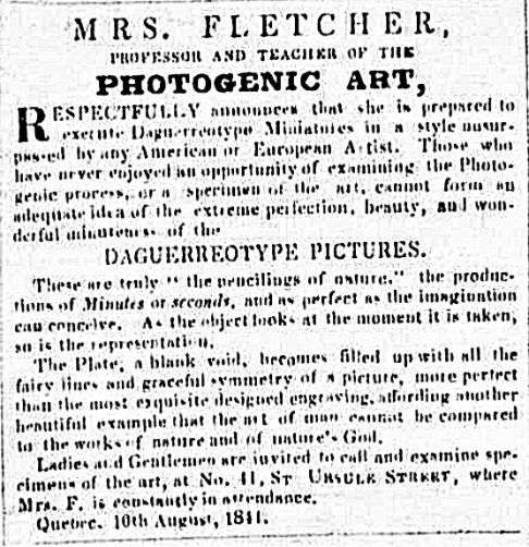 Annonce dans un vieux journal dans laquelle est notamment écrit "Mrs. Fletcher Professor and Teacher of the Photogenic Art".