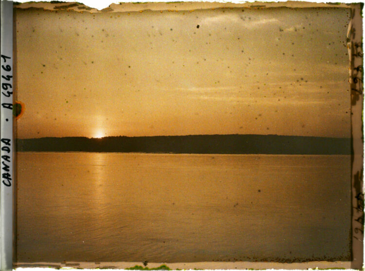 Coucher de soleil sur le fleuve Saint-Laurent.